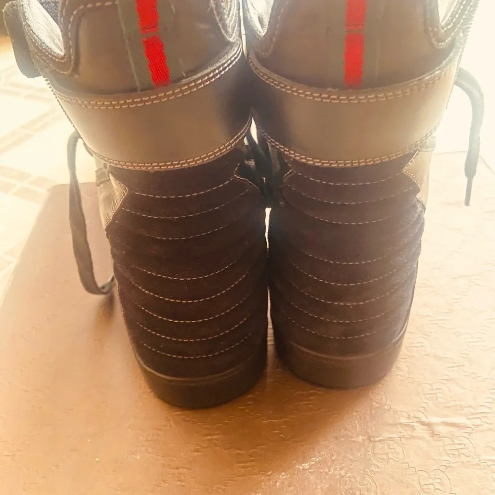 Gucci Black Sole Sneakers - Picture 3 of 7